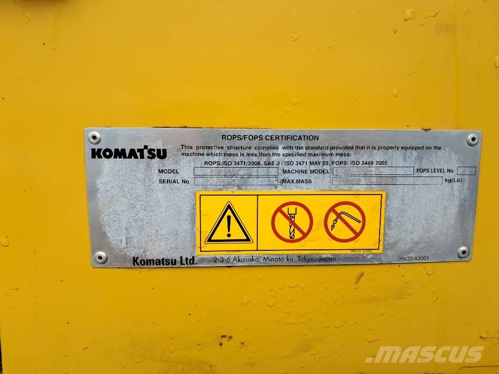 Komatsu WA270-8 Kolesni nakladalci