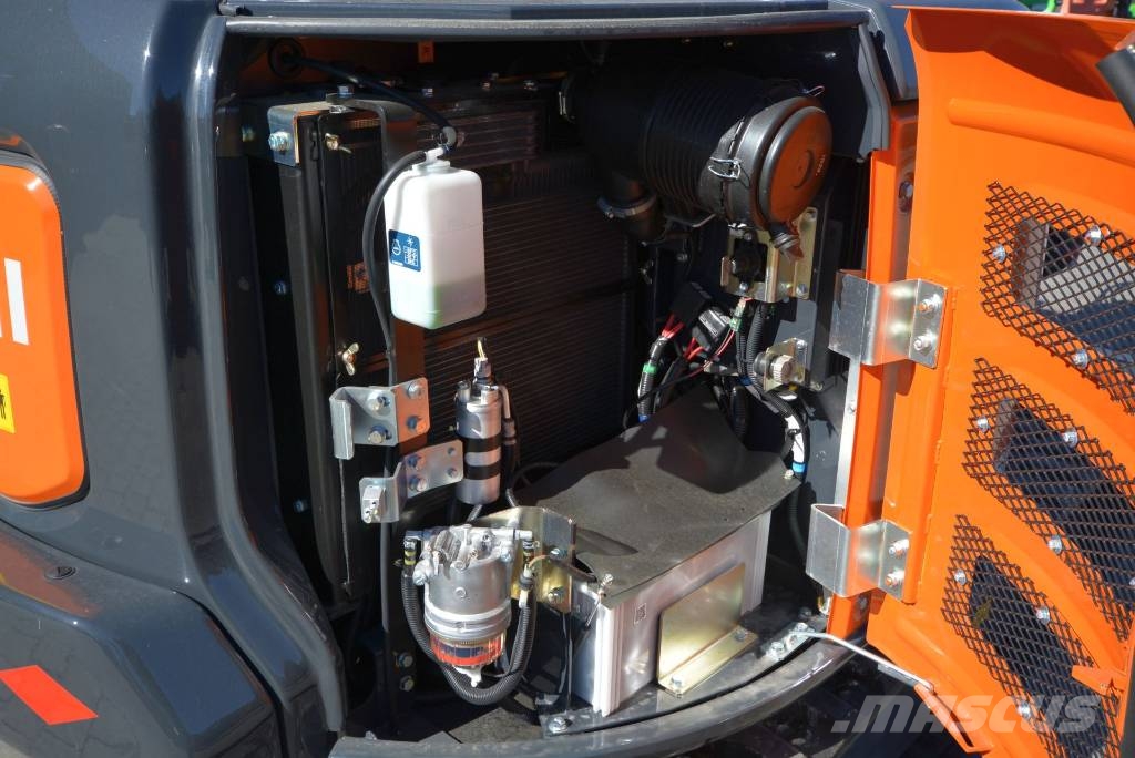 Hitachi ZX 65 USB-6 MTC 小型挖土機/掘鑿機<7t(小型挖掘機)
