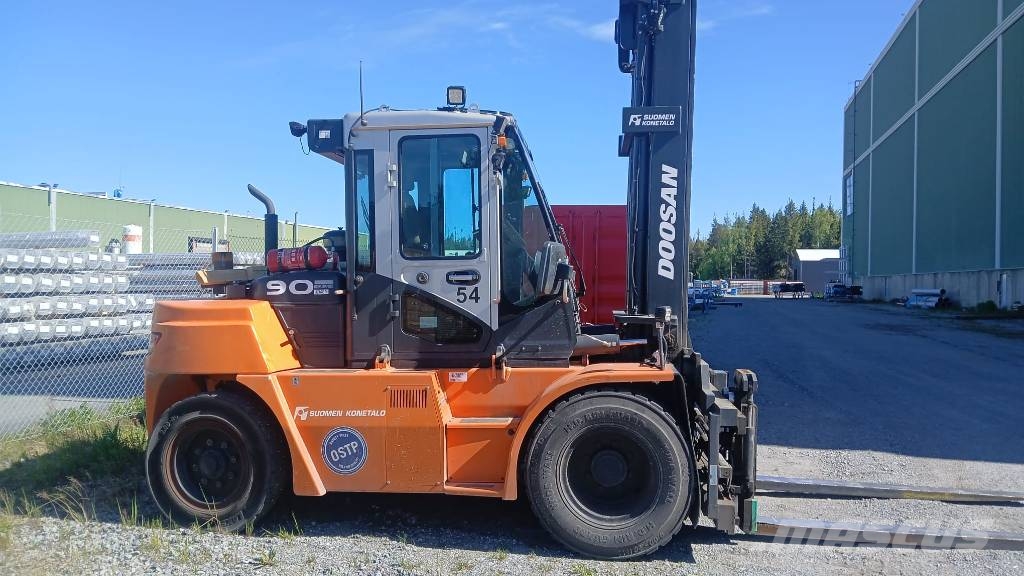 Doosan D90S-7 Dieseltrukit