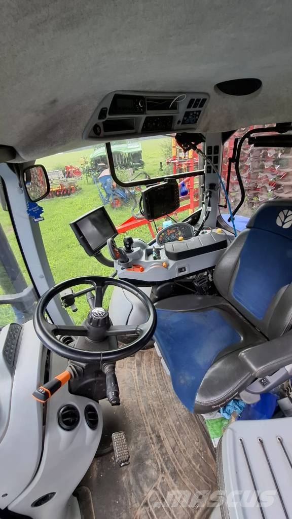 New Holland T 7.270 AC Traktori