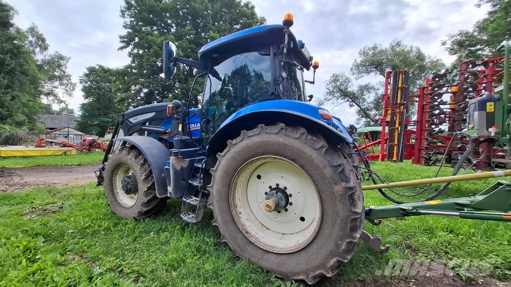 New Holland T 7.270 AC Traktori