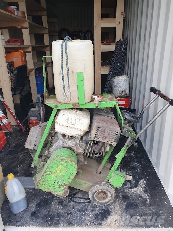 Řezač spár Dr.Schulze FS 450 Sonstige Baumaschinen