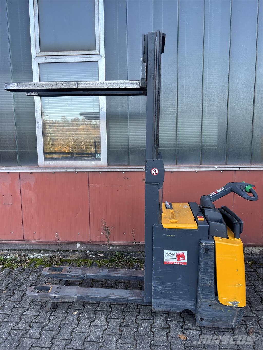 Jungheinrich ERD 220 --> Batterie aus 2024! Apiladoras eléctricos