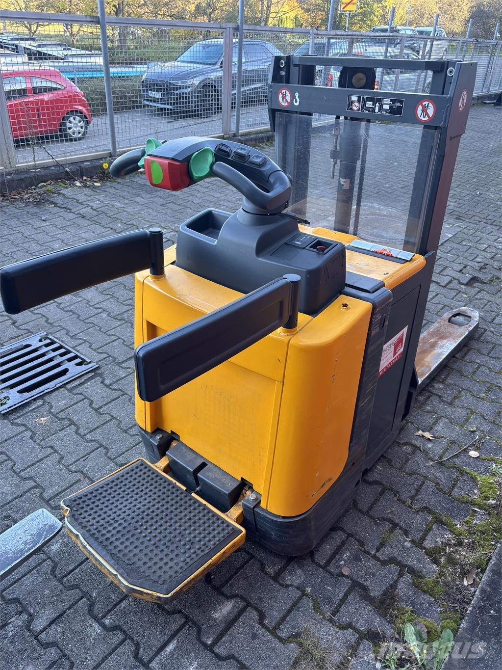 Jungheinrich ERD 220 --> Batterie aus 2024! Stand-in stackers