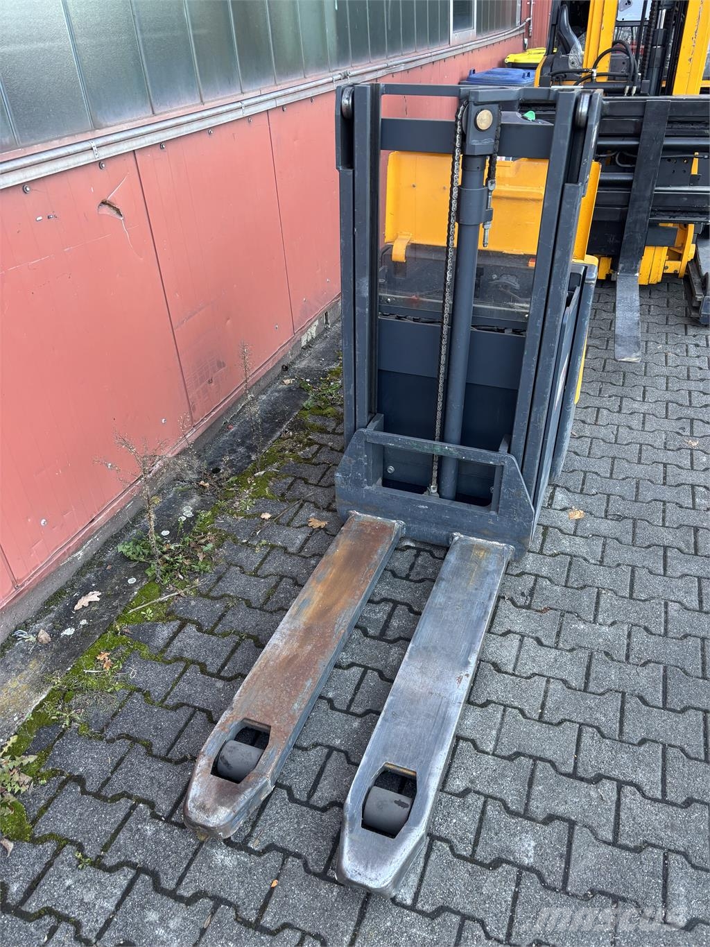 Jungheinrich ERD 220 --> Batterie aus 2024! Stand-in stackers
