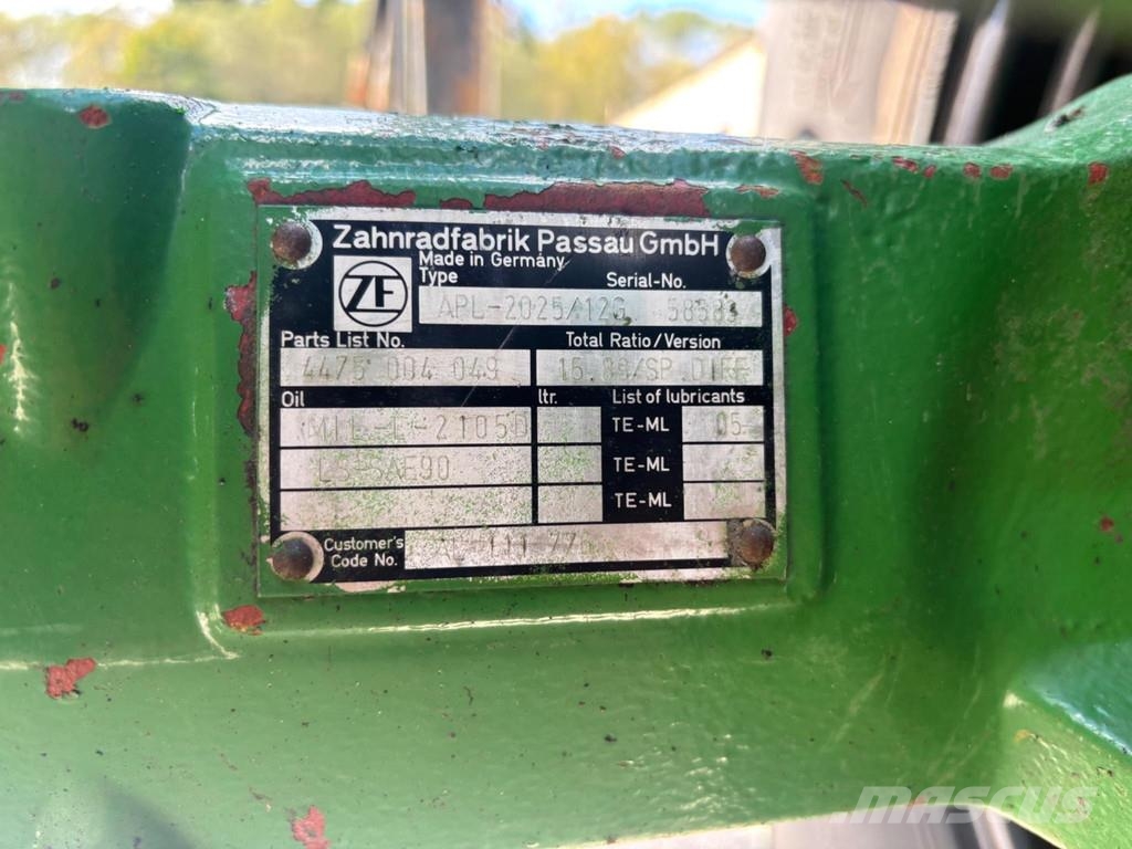John Deere 6210 Front Loader Трактори
