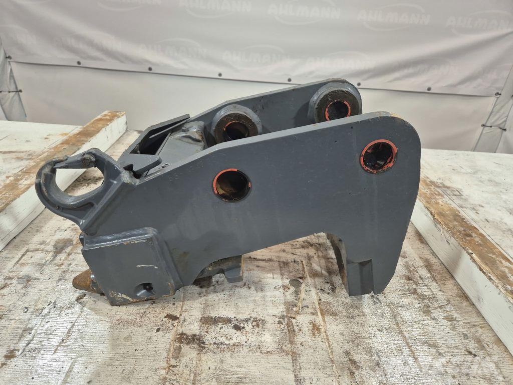 Mecalac 6/8MCR Active Lock Rychlospojky