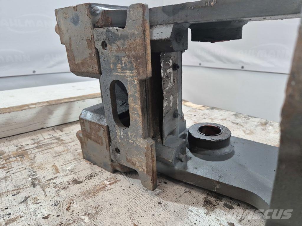 Mecalac 6/8MCR Active Lock Rychlospojky