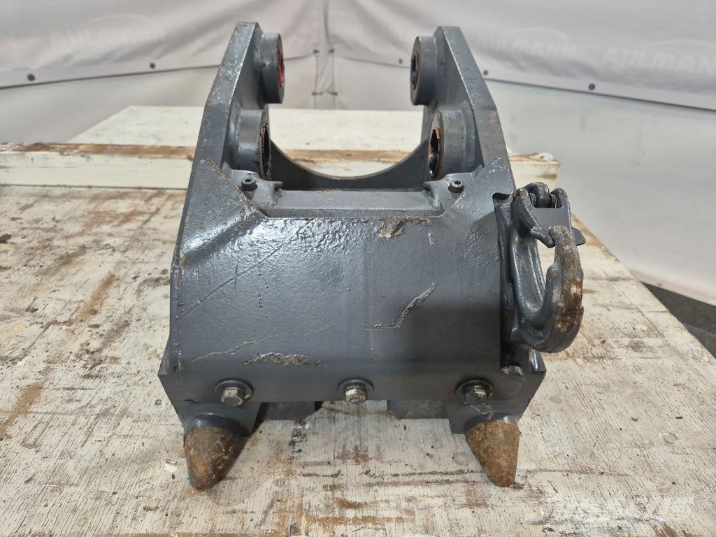 Mecalac 6/8MCR Active Lock Rychlospojky