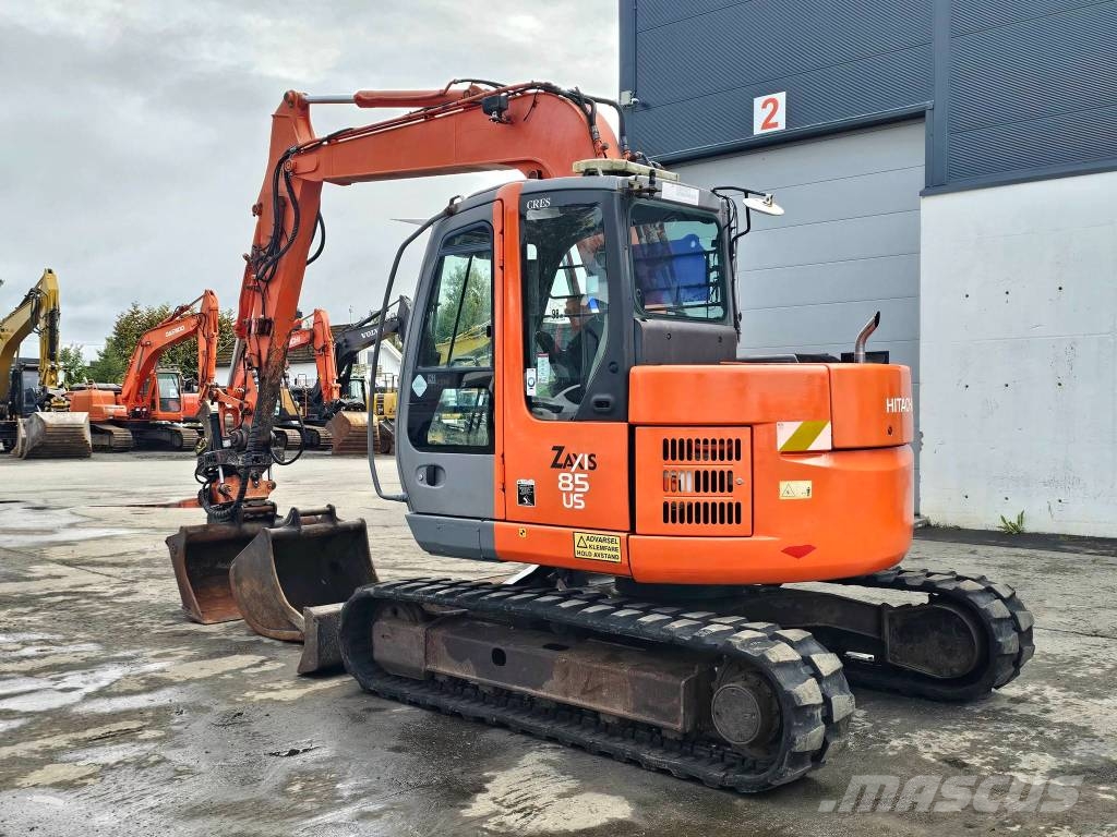 Hitachi ZX85US Midi bageri 7t – 12t