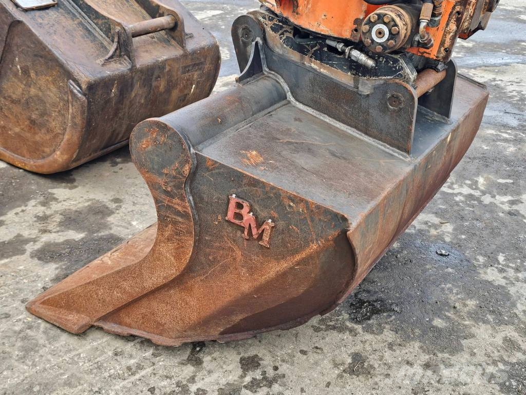 Hitachi ZX85US Midi bageri 7t – 12t