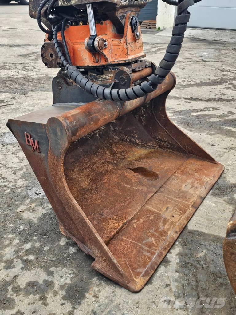 Hitachi ZX85US Midi bageri 7t – 12t