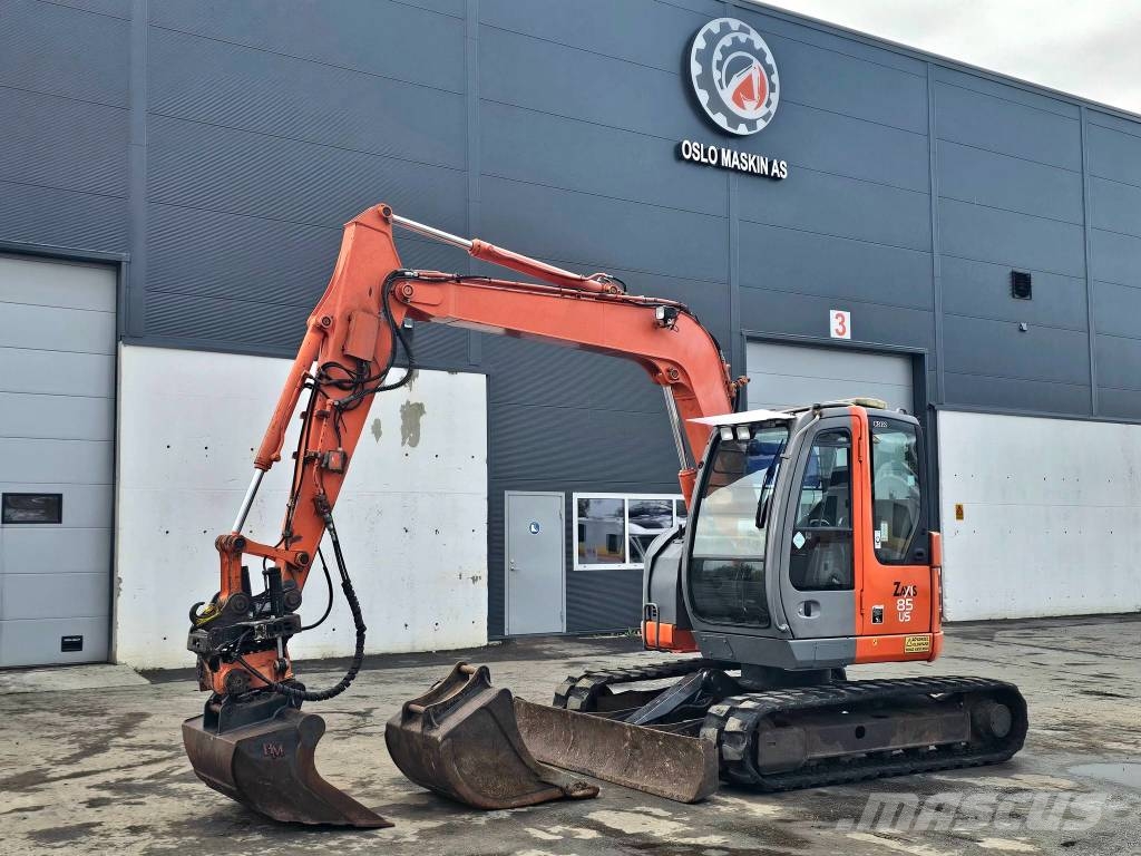 Hitachi ZX85US Midi bageri 7t – 12t