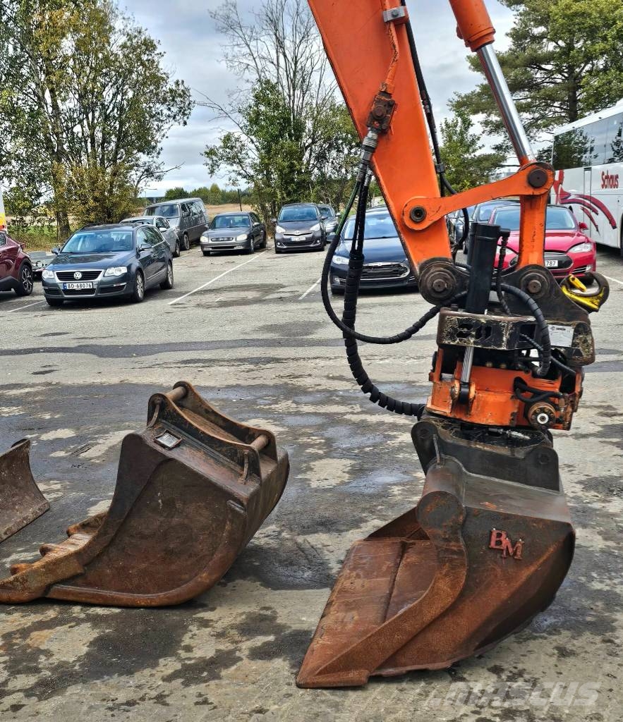 Hitachi ZX85US Midi bageri 7t – 12t