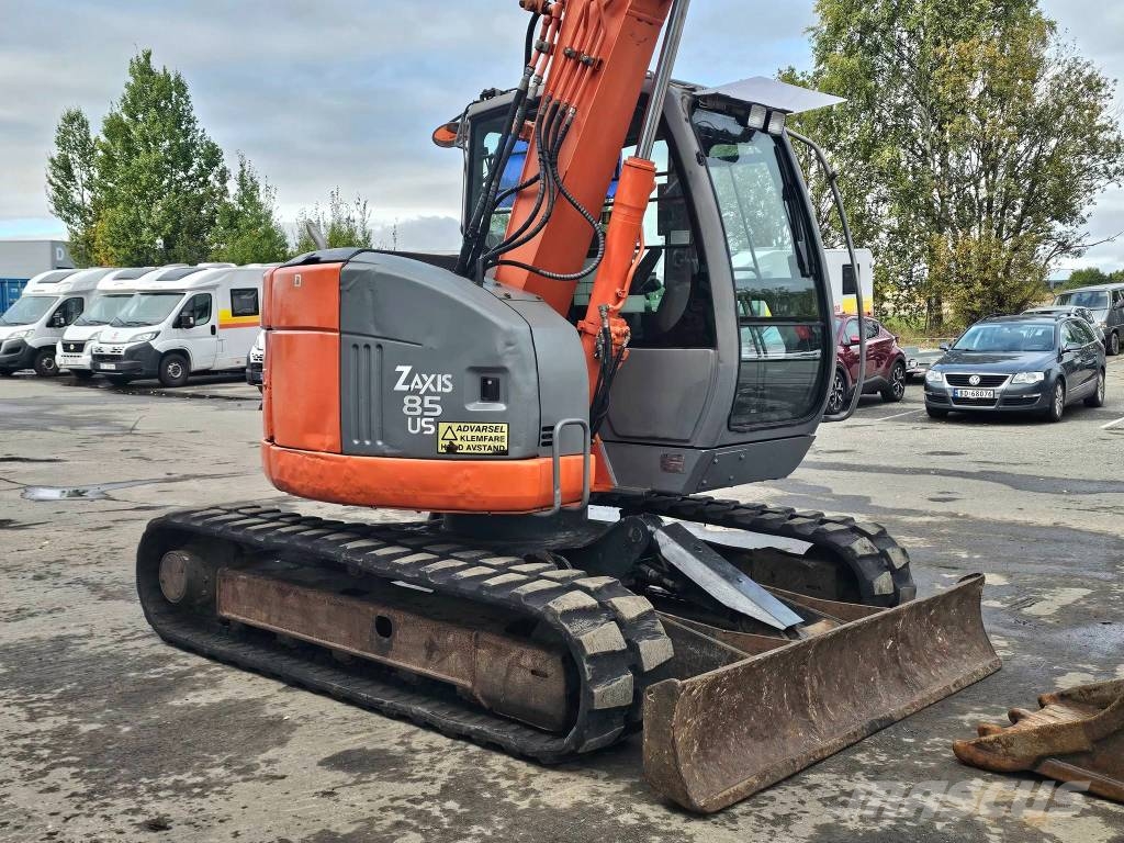 Hitachi ZX85US Midi bageri 7t – 12t