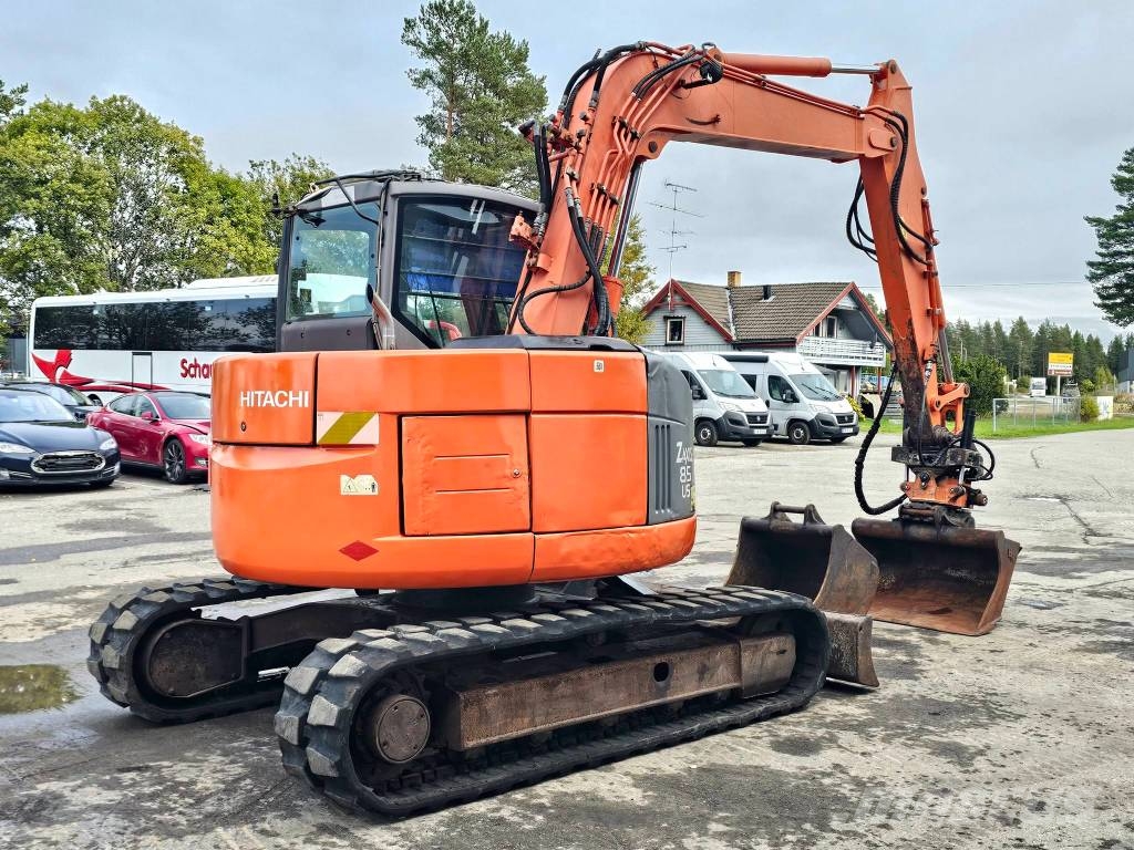 Hitachi ZX85US Midi bageri 7t – 12t