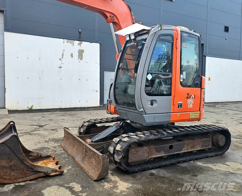 Hitachi ZX85US Midi bageri 7t – 12t
