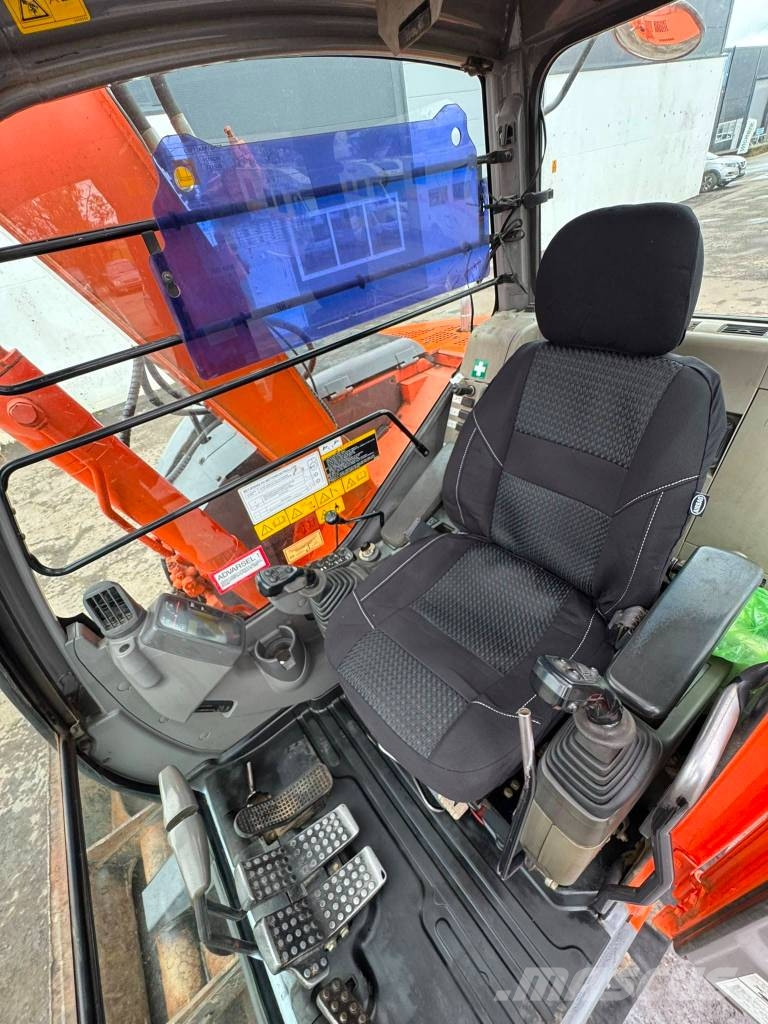 Hitachi ZX85US Midi bageri 7t – 12t
