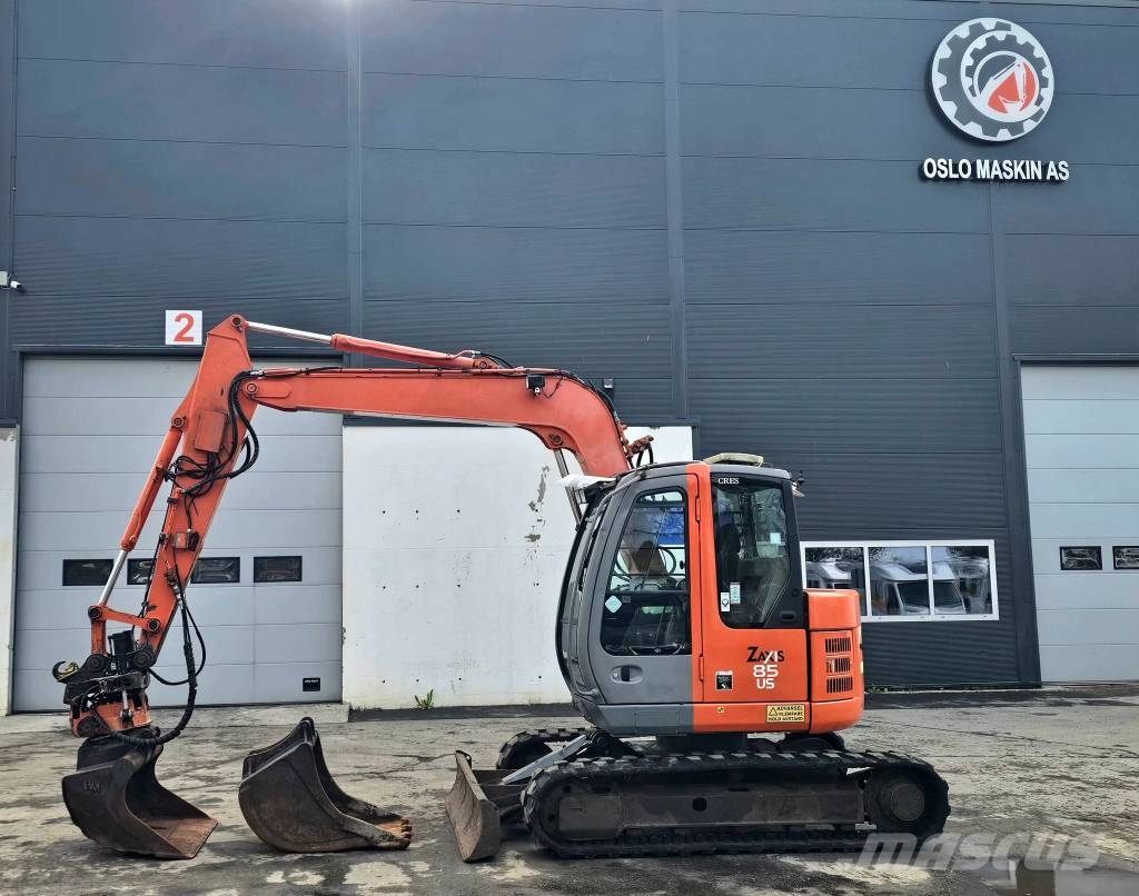 Hitachi ZX85US Midi bageri 7t – 12t