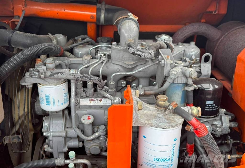 Hitachi ZX85US Midi bageri 7t – 12t