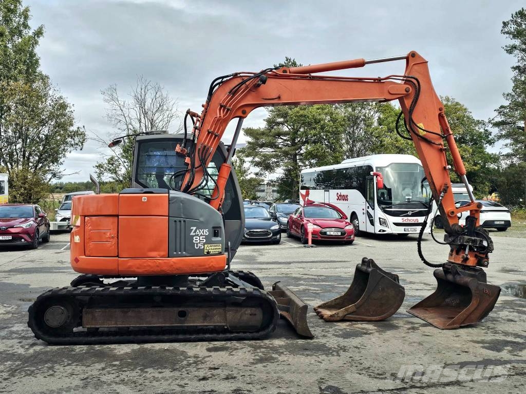 Hitachi ZX85US Midi bageri 7t – 12t