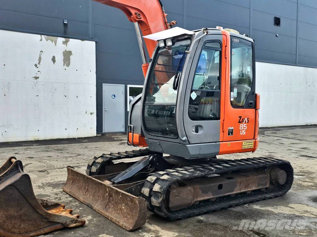 Hitachi ZX85US Midi bageri 7t – 12t