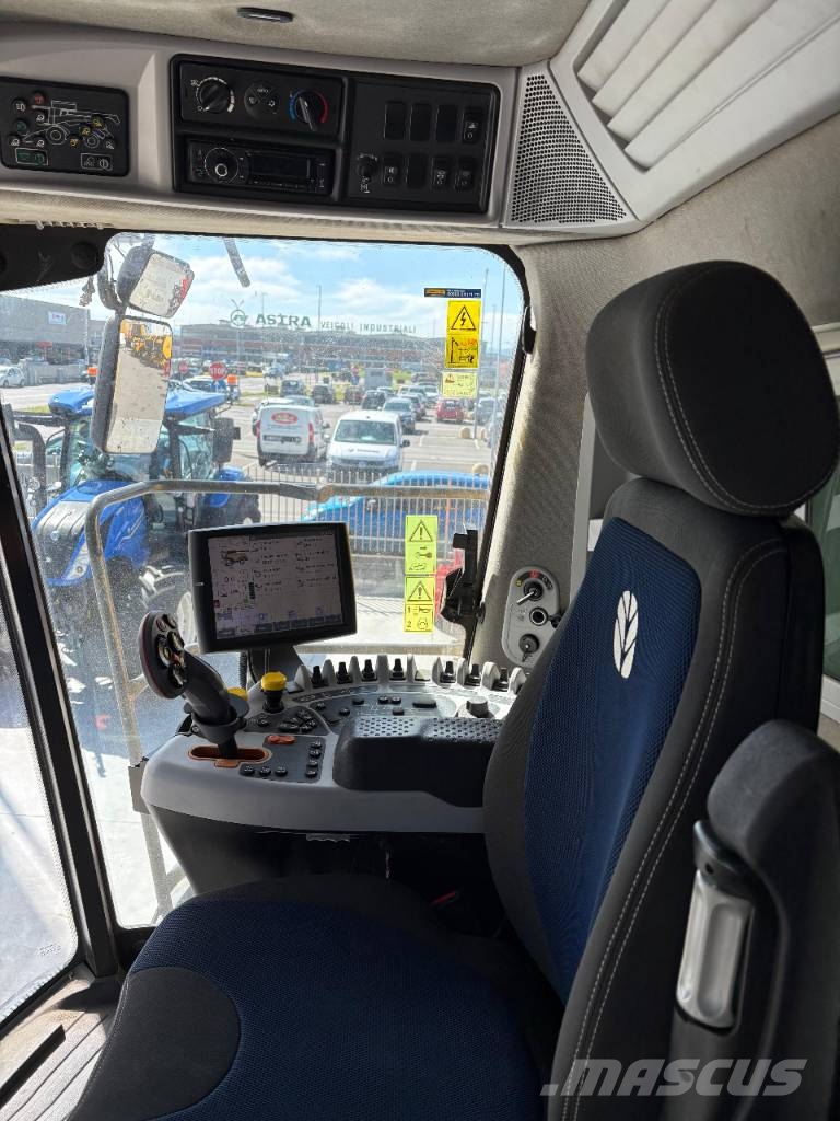 New Holland CR 8.90 حصادات