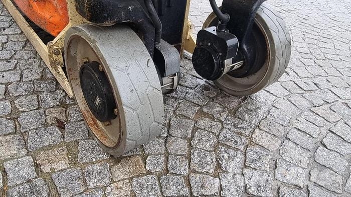 JLG 2630ES Scherenarbeitsbühne elektrisch 其他升降机和高空作业平台