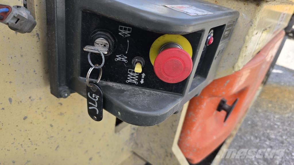 JLG 2630ES Scherenarbeitsbühne elektrisch Outros elevadores e plataformas