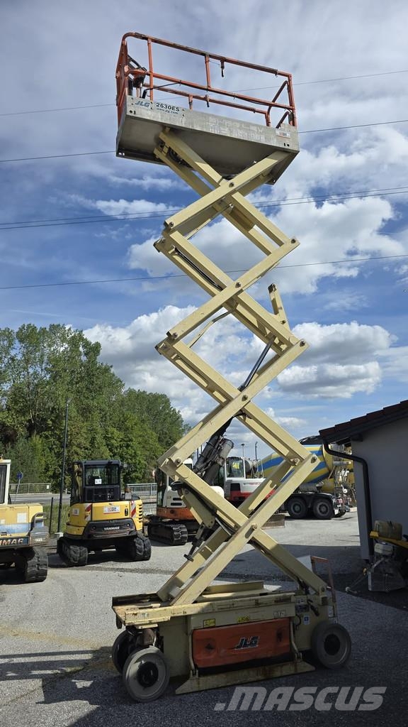 JLG 2630ES Scherenarbeitsbühne elektrisch Outros elevadores e plataformas