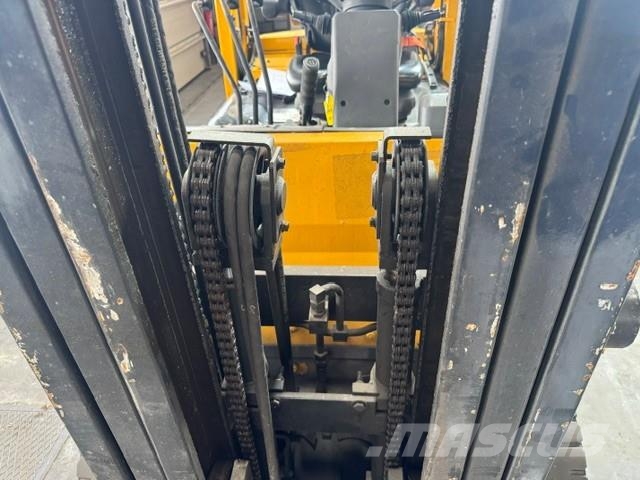 Nissan U1D2A25LH Nestekaasutrukit