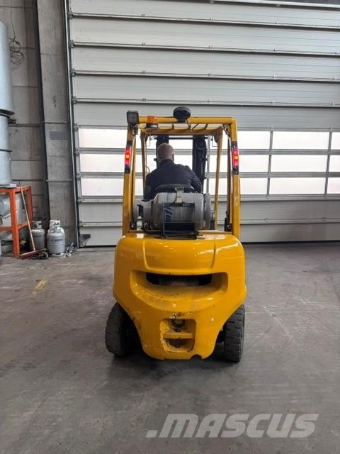 Nissan U1D2A25LH Nestekaasutrukit