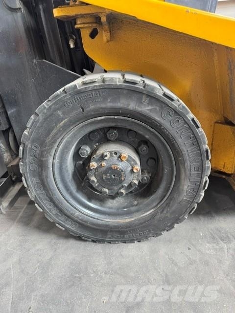 Nissan U1D2A25LH Nestekaasutrukit