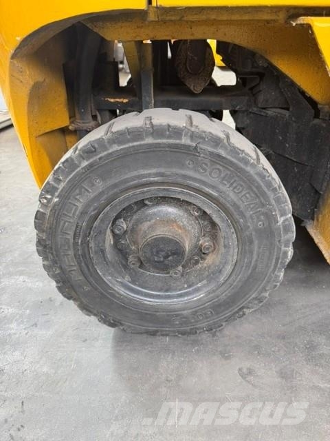 Nissan U1D2A25LH Nestekaasutrukit