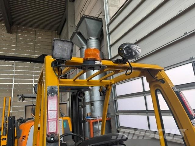 Nissan U1D2A25LH Nestekaasutrukit