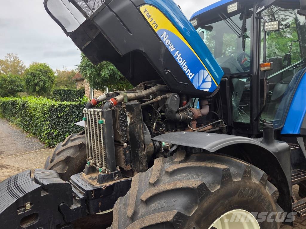 New Holland TM 175 Traktorji