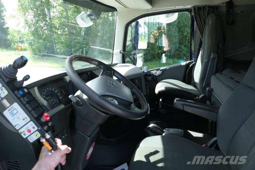 Volvo Kranväxlare FH500 8x4*4 Konksliftveokid