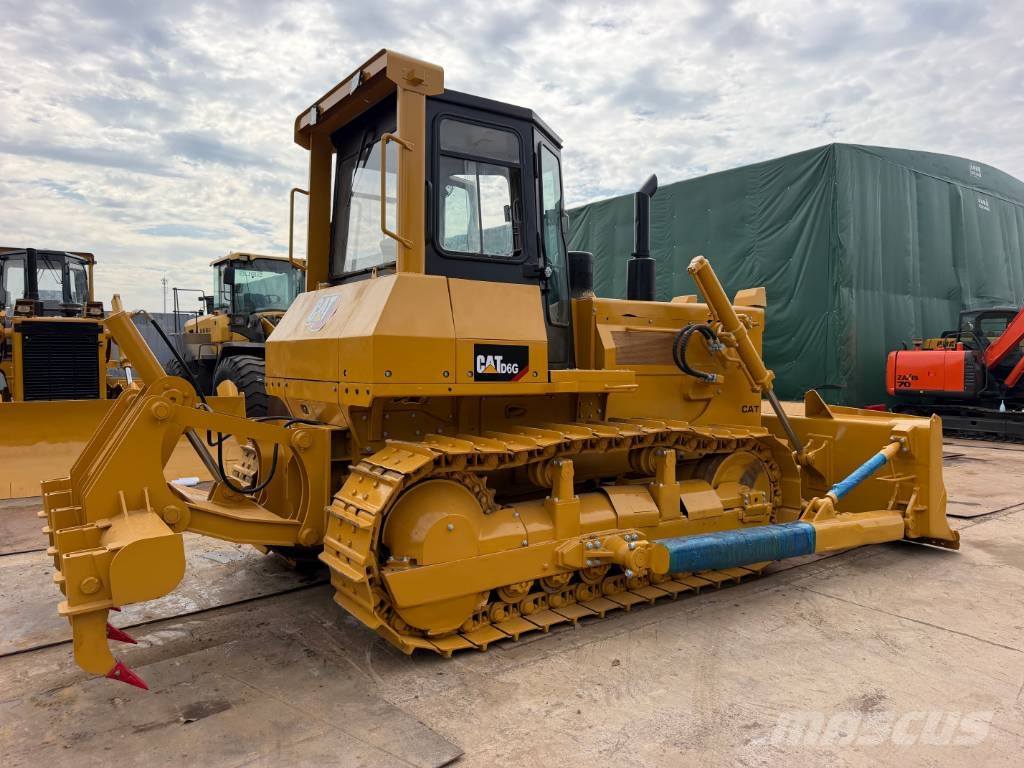 CAT D 6 G Buldožerji goseničarji