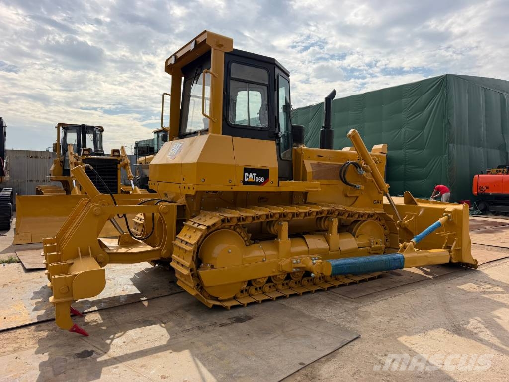 CAT D 6 G Buldožerji goseničarji