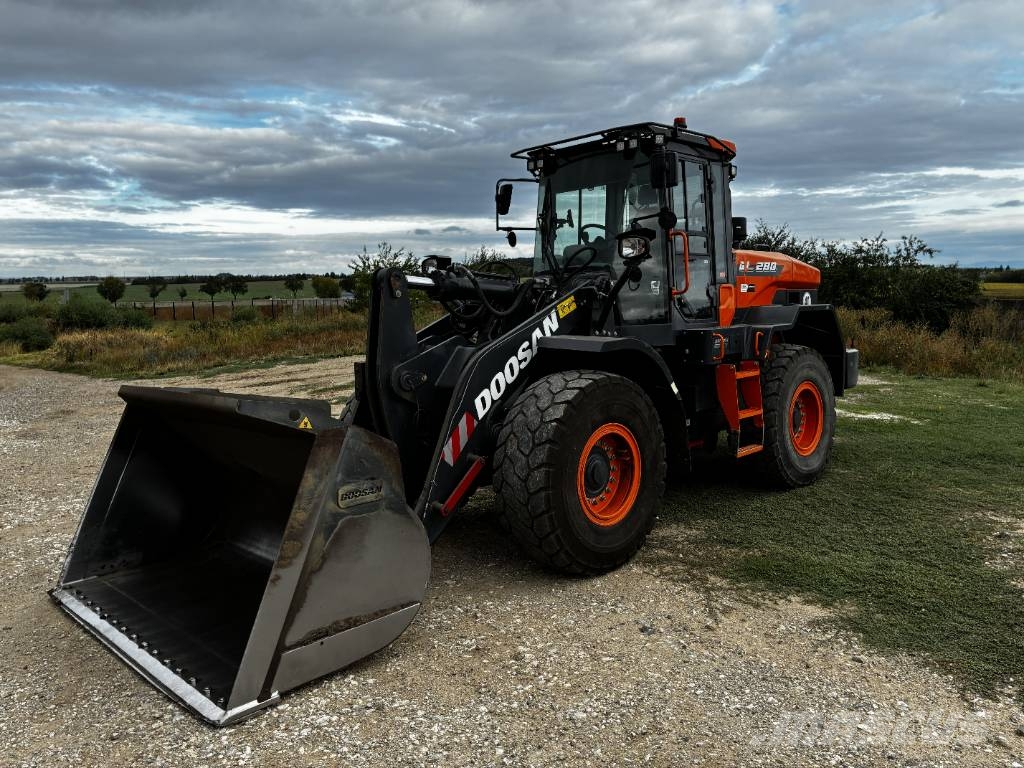 Doosan DL 280-7 Gumikerekes homlokrakodók