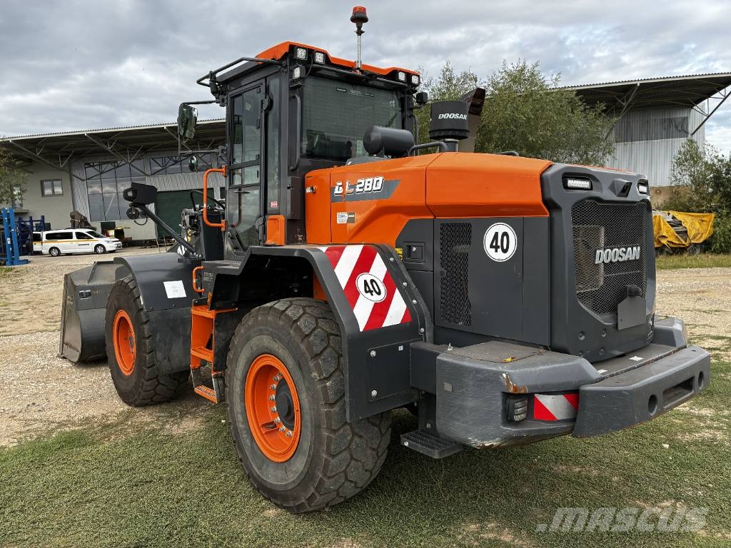 Doosan DL 280-7 Gumikerekes homlokrakodók
