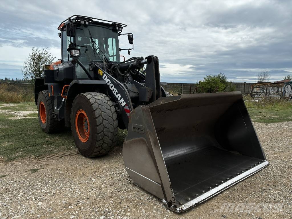 Doosan DL 280-7 Gumikerekes homlokrakodók