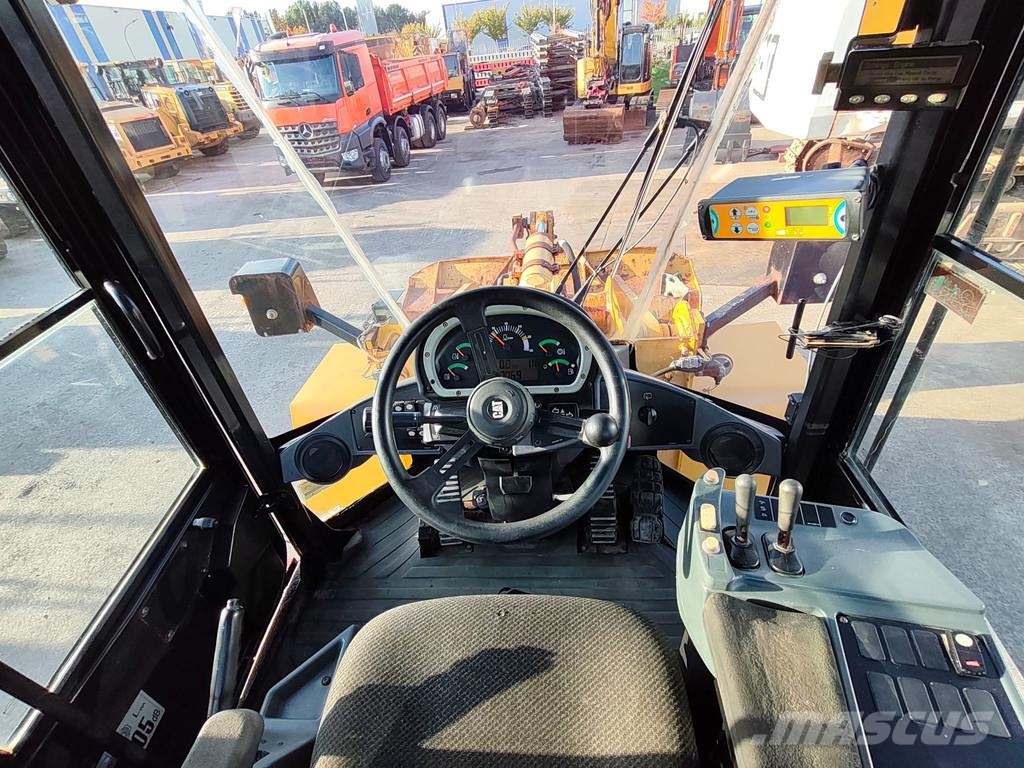 CAT 938H . Gumikerekes homlokrakodók