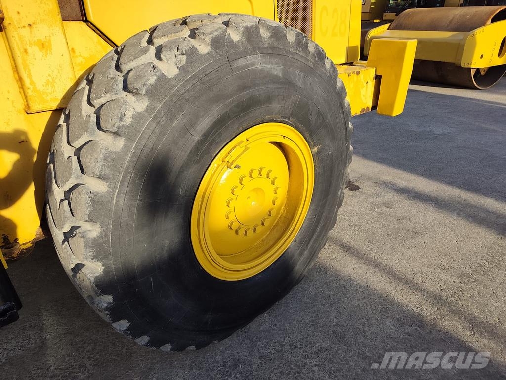 CAT 938M . Hjullastere