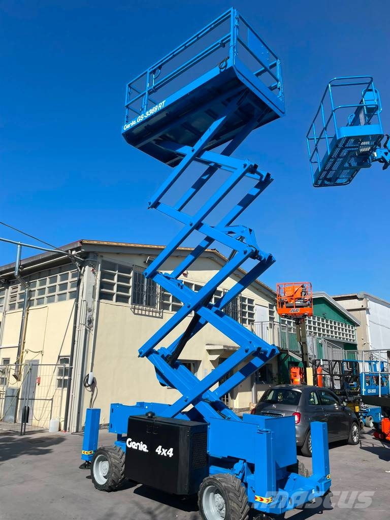 Genie GS 3369 RT Scheren-Arbeitsbühnen