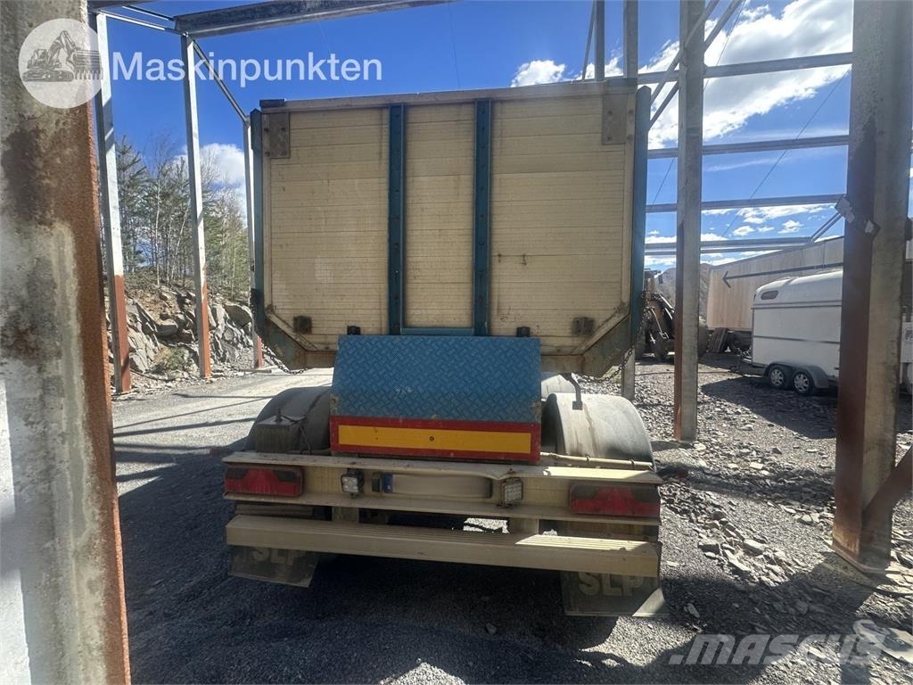 Volvo FH 8*4 Savivarčių priekabų vilkikai