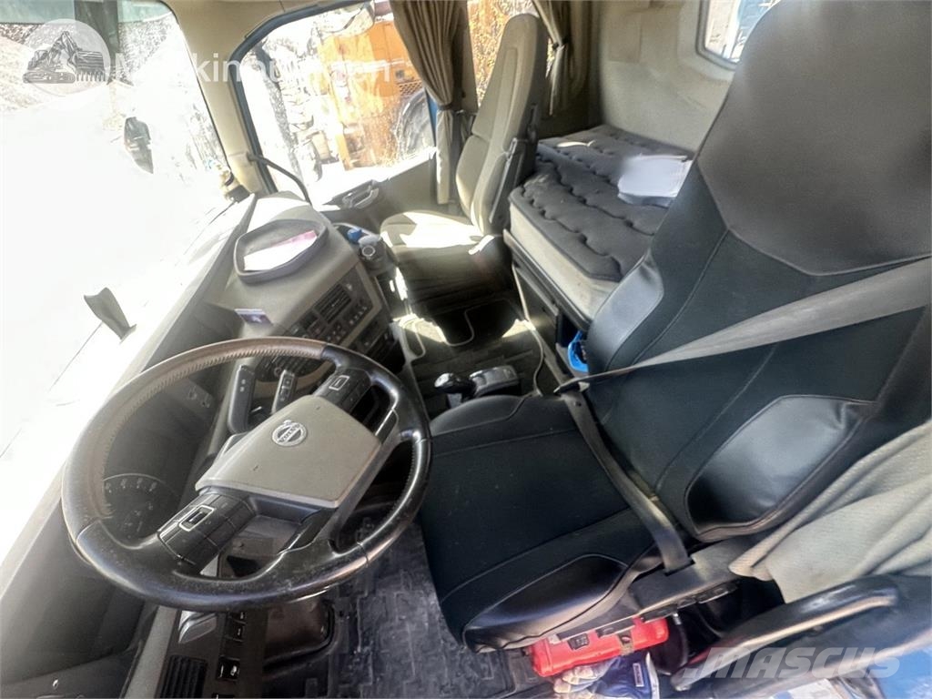 Volvo FH 8*4 Savivarčių priekabų vilkikai