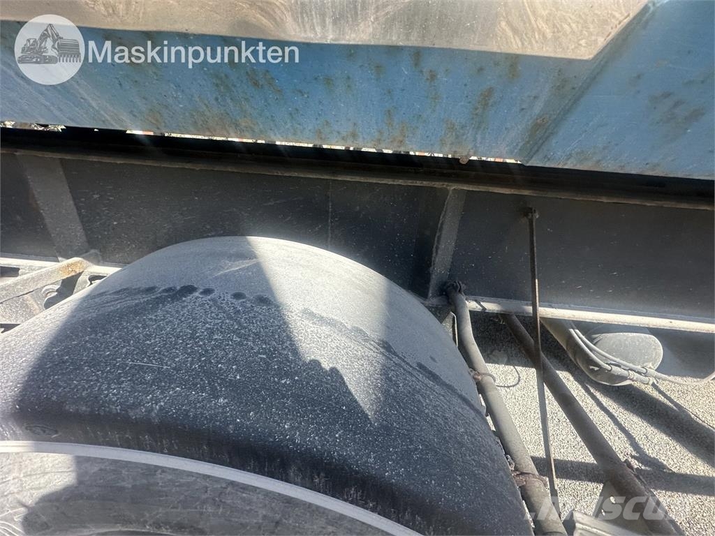 Volvo FH 8*4 Savivarčių priekabų vilkikai