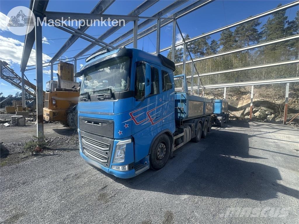 Volvo FH 8*4 Savivarčių priekabų vilkikai
