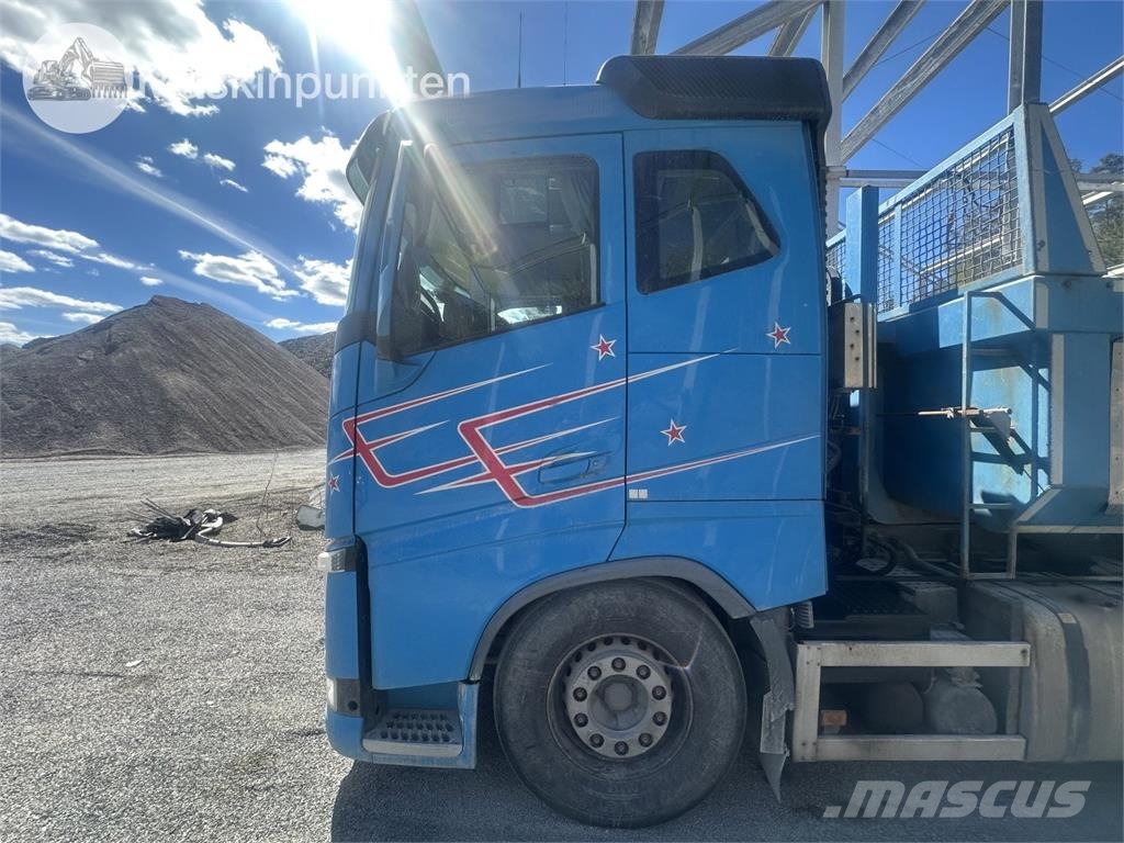 Volvo FH 8*4 Savivarčių priekabų vilkikai
